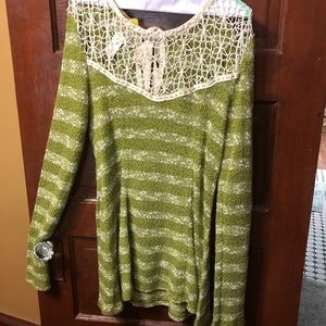 Green and off white thing spring sweater